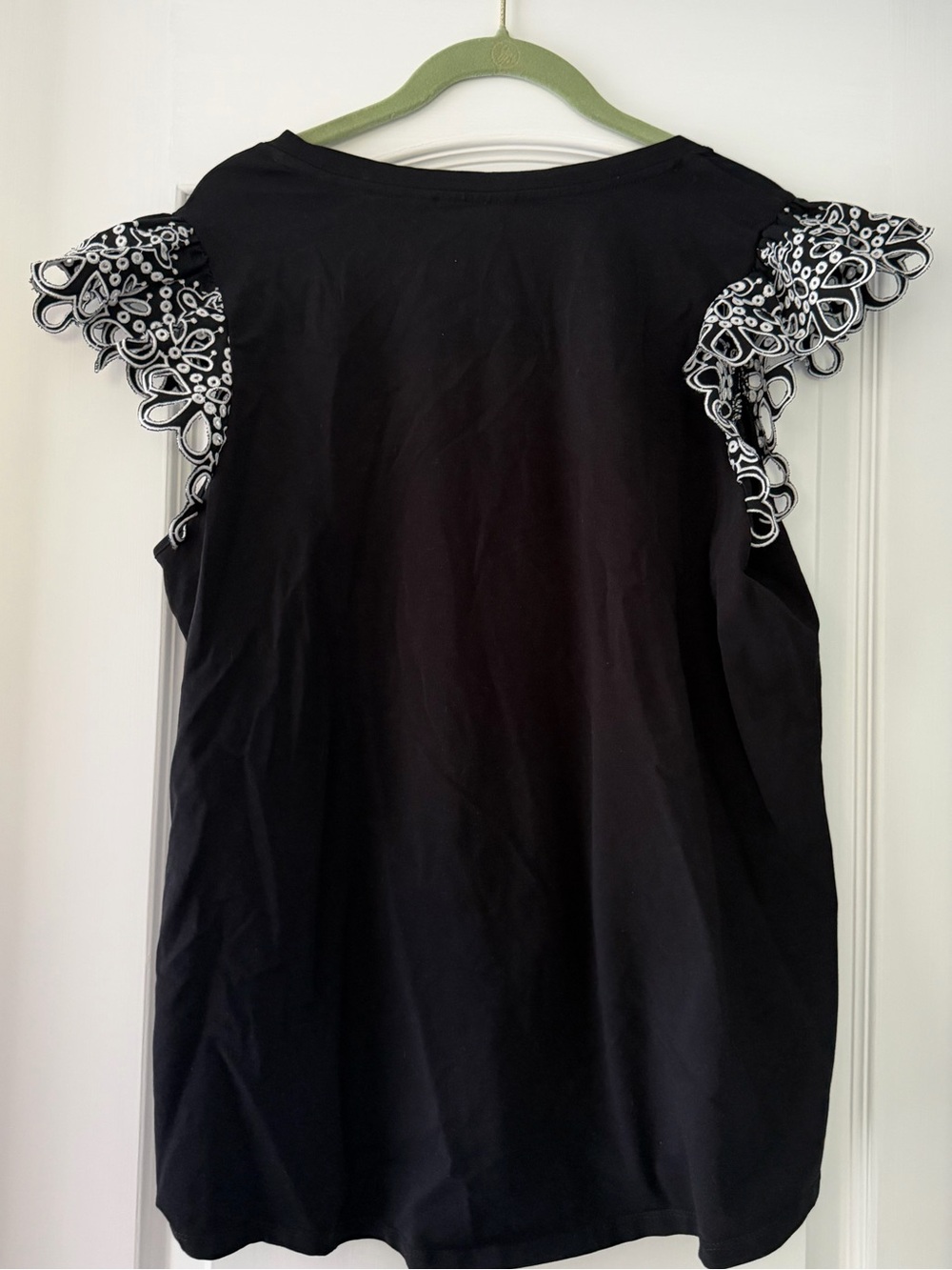 Chico’s Size 3 XL Black Embroidered Eyelet Flutter Sleeve Top - Picture 3 of 5